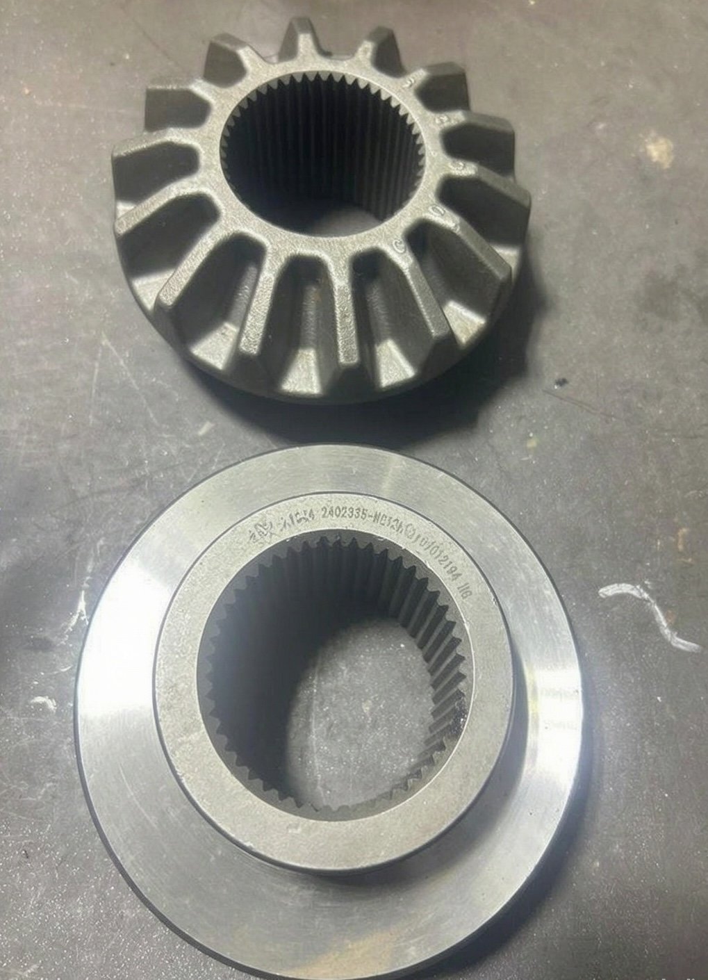 Inter-wheel Side Gear C2402335-NC13H for Dongfeng 440 Axle