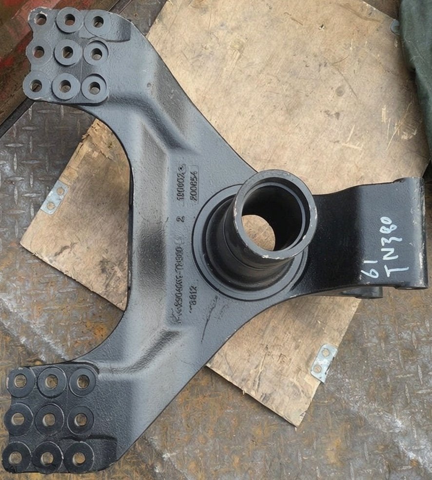 Tandem Axle Equalizer Bracket 2904061-TN380 for Dongfeng KL