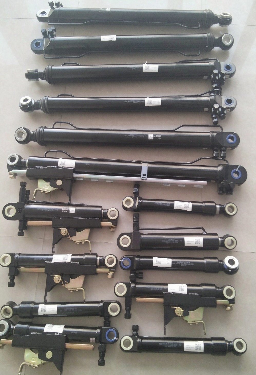 Cab Tilt Cylinder Assembly with Bushing 5003910-C4401 for Dongfeng KL / KR / Flagship / KC / Dongfeng Teshang / Dongfeng Vasol